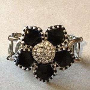 Black and white big flower bracelet
